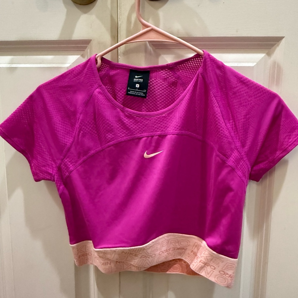 Nike Pink Crop Fitted Short Sleeve Tee